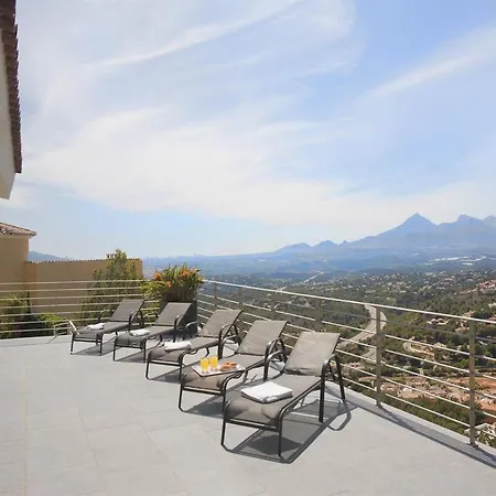 Villa El Arco Iris * Altea